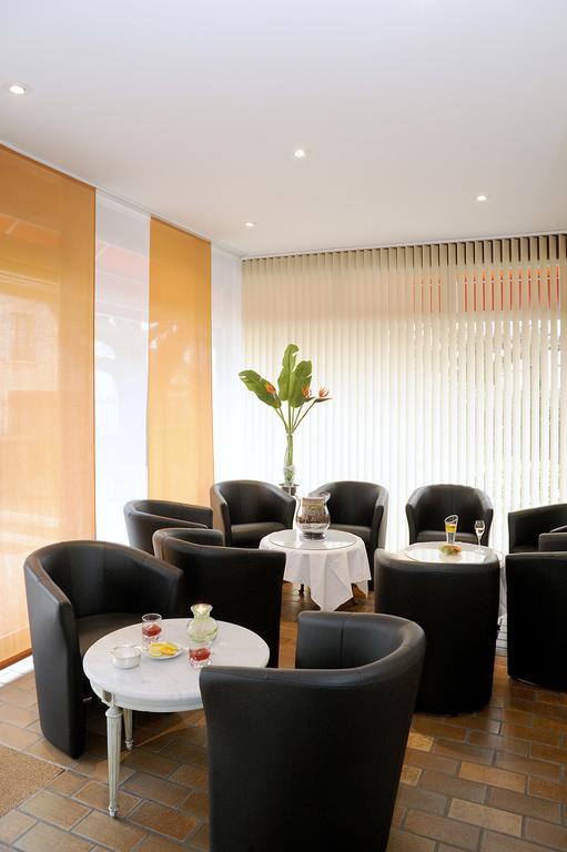 Hotel Restaurant Emile Job Montmerle-sur-Saone Bagian luar foto