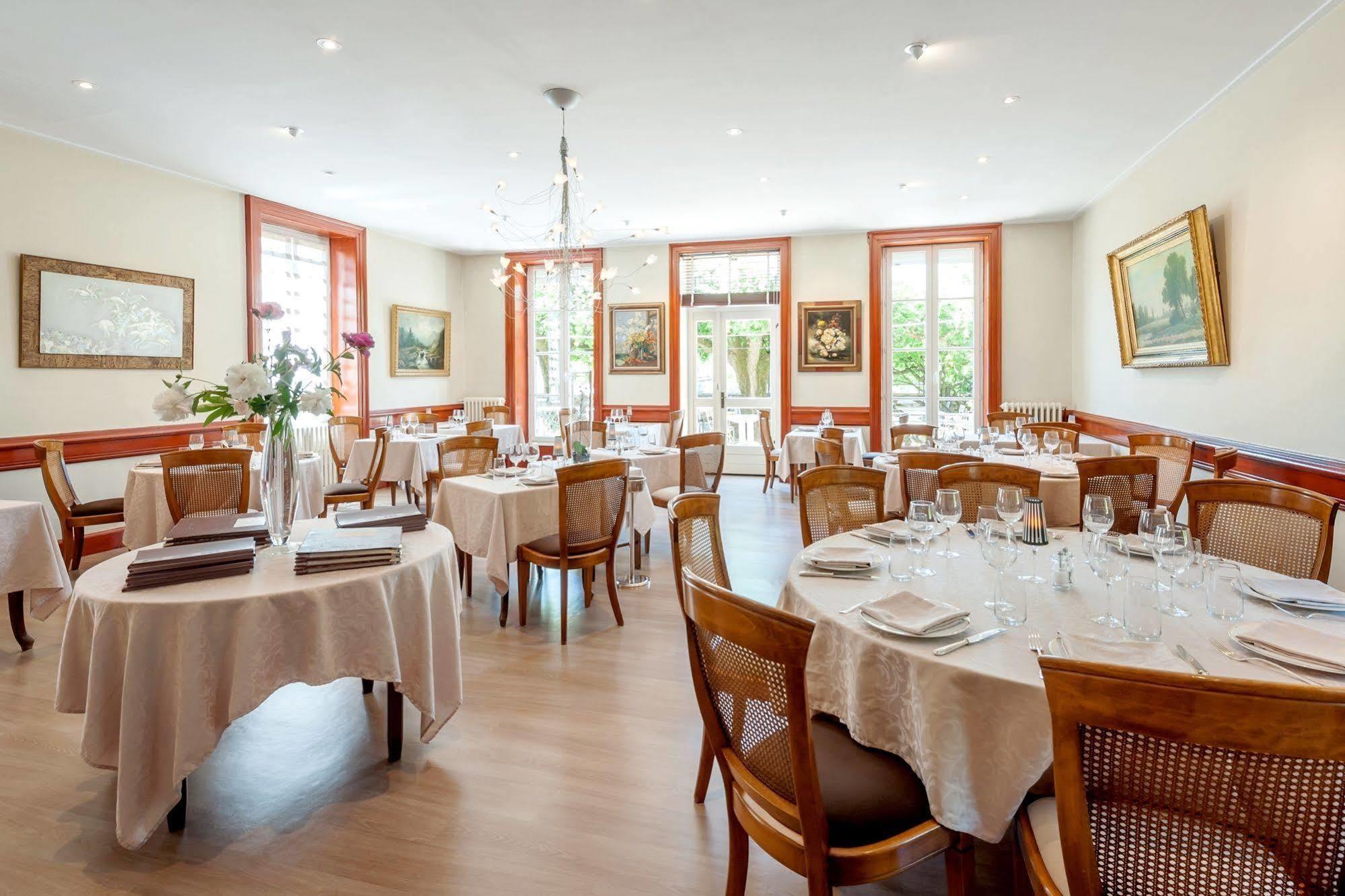 Hotel Restaurant Emile Job Montmerle-sur-Saone Bagian luar foto