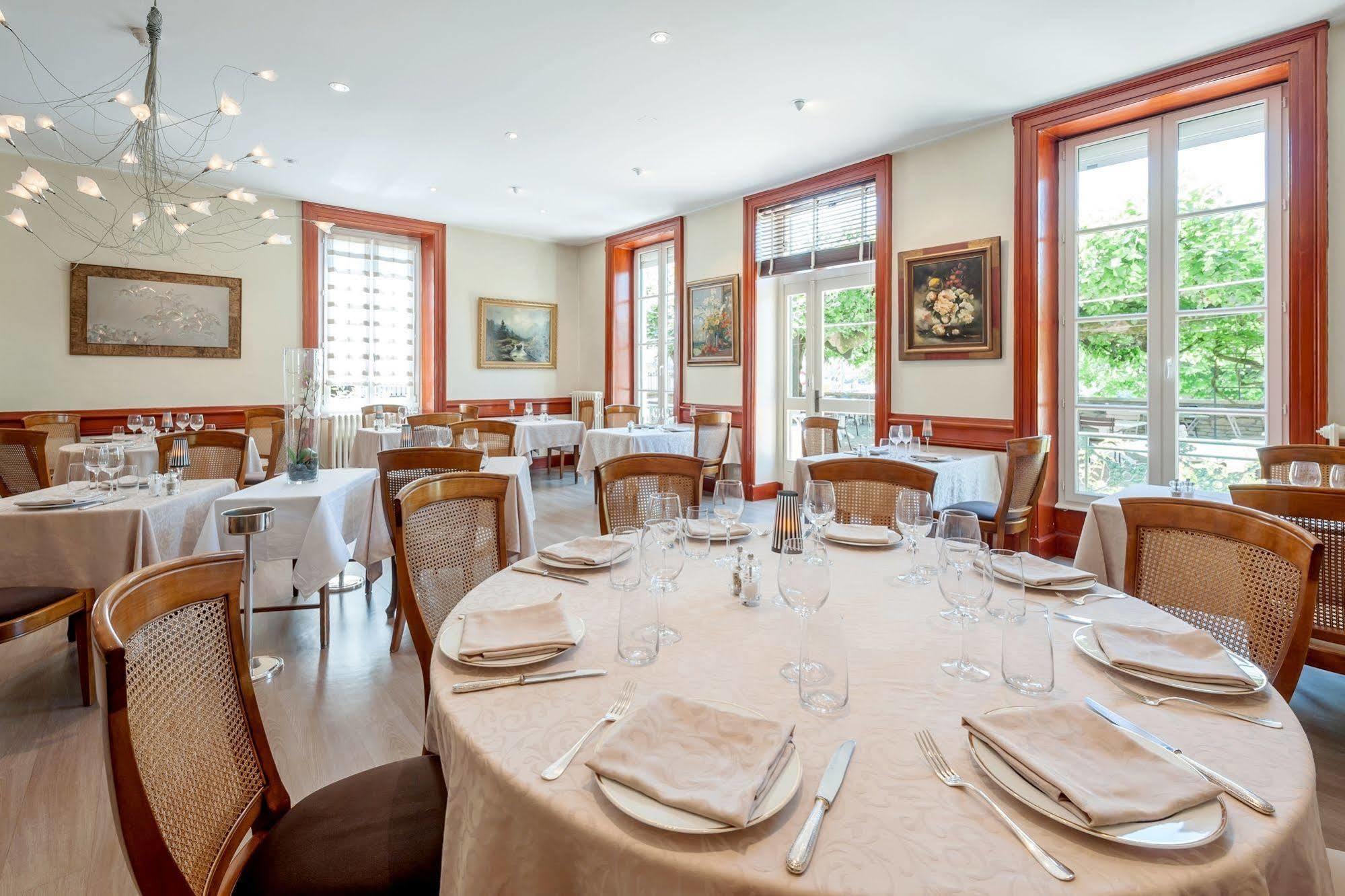 Hotel Restaurant Emile Job Montmerle-sur-Saone Bagian luar foto