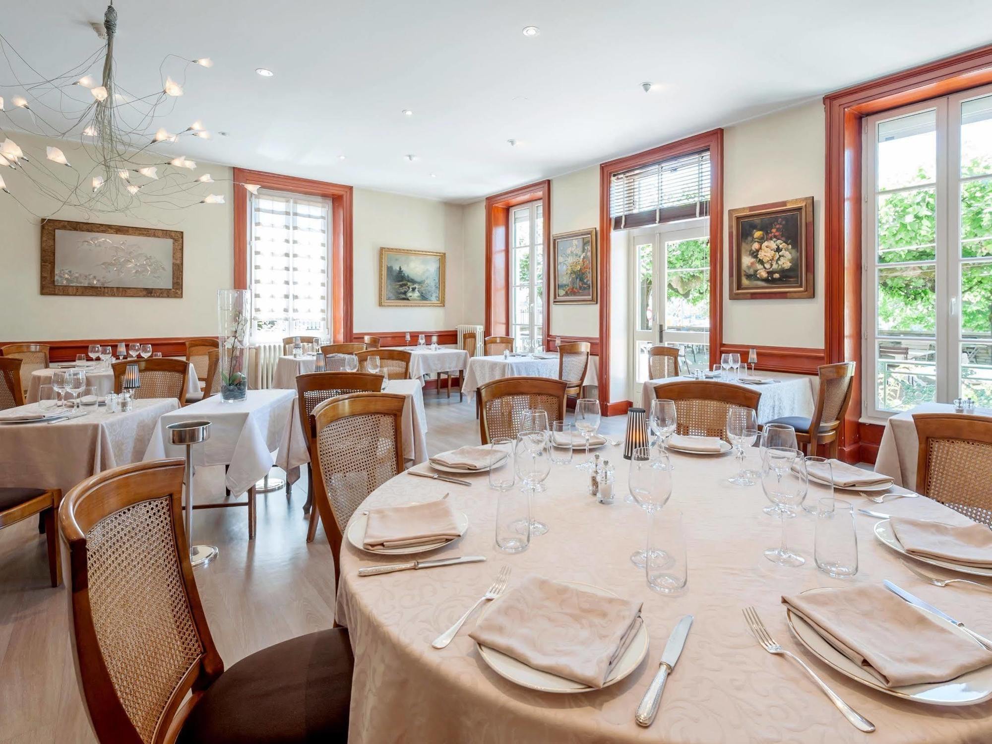 Hotel Restaurant Emile Job Montmerle-sur-Saone Bagian luar foto