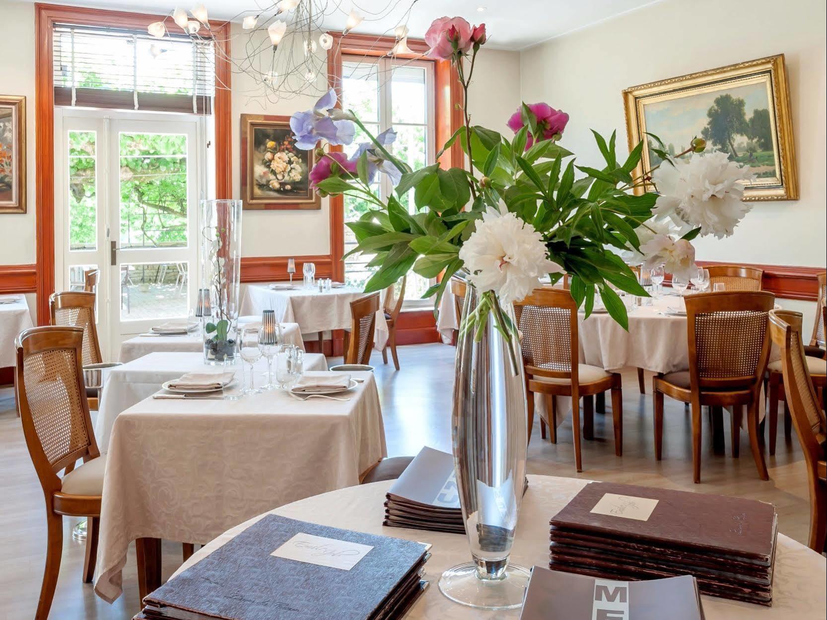 Hotel Restaurant Emile Job Montmerle-sur-Saone Bagian luar foto