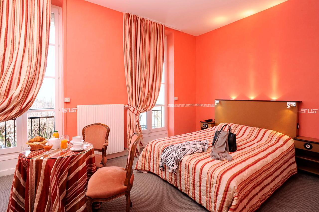 Hotel Restaurant Emile Job Montmerle-sur-Saone Bagian luar foto